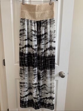 Elan Cream Crochet chest band open front bathing suit coverup on black/cream